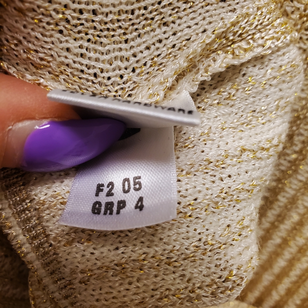 St. JOHN Deep V-neck Sweater Ribbed w/ Metallic Threads Size S - Like NEW! - Picture 8 of 11